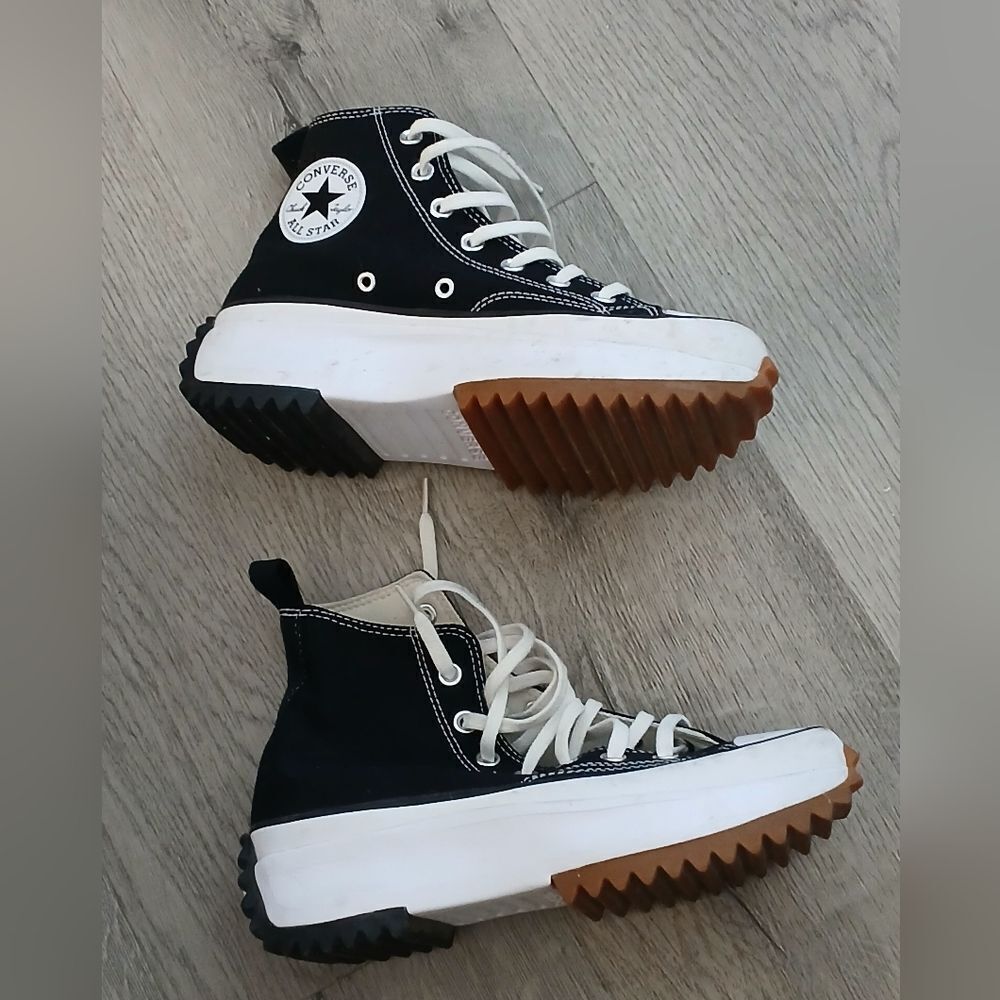 Converse Chuck Taylor Classic Black and White